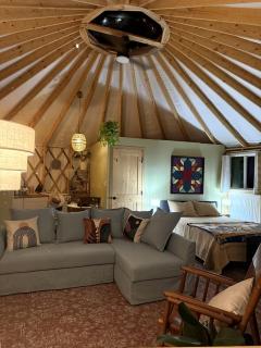 Gorgeous Yurt on a Beautiful Farm with Incredible Views for a Unique Glamping Getaway near North Tazewell, Virginia - 8