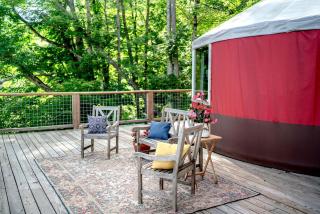 Gorgeous Yurt on a Beautiful Farm with Incredible Views for a Unique Glamping Getaway near North Tazewell, Virginia - 7