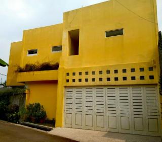 Penginapan Rumah Kuning Syariah - 0
