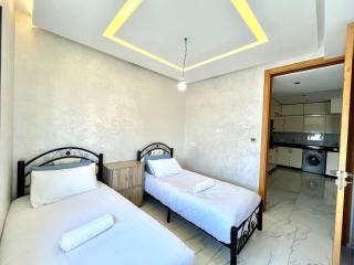 Beautiful sunny 2 bedroom in the city center! - 5