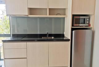 At the Tree bright studio by Lofty - 4