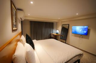 The Avenue Hotel - 3