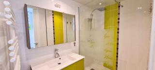 Charmante villa entièrement rénovée, dans le centre du village - 2