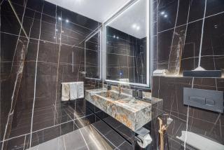 Daniels 3BR at La Cote with Full Sea View - 2