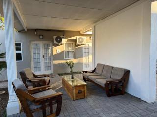 Louvre Guesthouse - 2