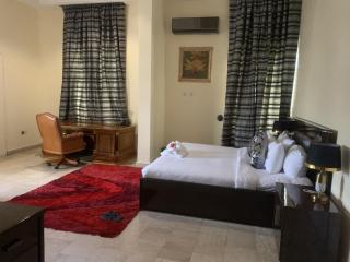 Reina Villa Hotel - 1