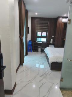 Crowne Plaza Hotel - 6