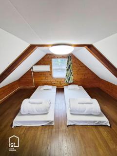 ist villa 07 Hilltop Lookout Sleeps 7 - 5