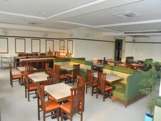 Hotel Regenta Blu - 1