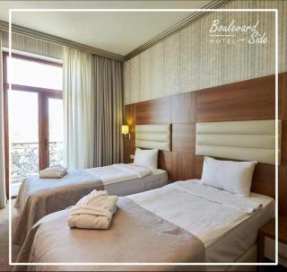 Boulevard Side Hotel - 5