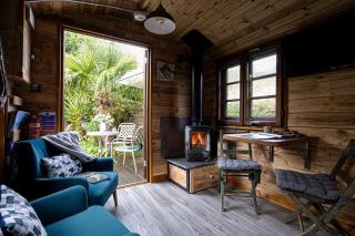 Pedney - Fireplace - 1 Pet Allowed - Free WiFi & Parking - 9