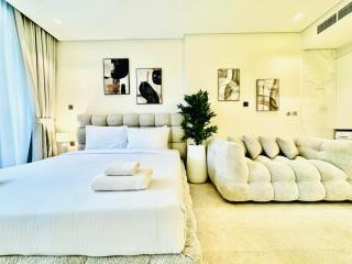 Venduras - Luxe Studio, City Views , Sterling by Omniyat - 3