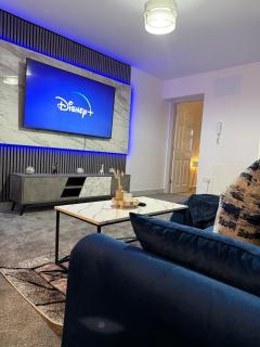 Stylish 1 Bed Stay Near Etihad Stadium & Coop Live - 0