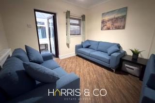 Sandringham & Spa Villa - 6