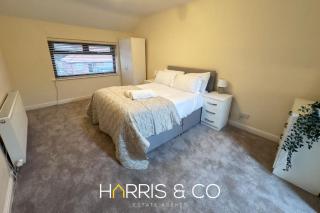 Sandringham & Spa Villa - 1