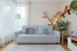 Family Apartment in Cracow with Parking, Desk and Bathtub by Noclegi Renters - 1