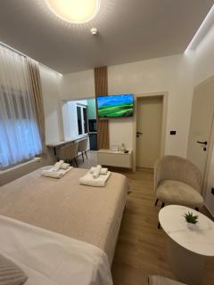 Mirabilis Apartments - 2