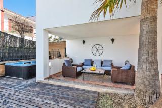 Casa con piscina y gran jardín - 4