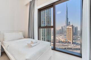 Stunning 2BR Skyline Stay With Full Burj Khalifa View - 9