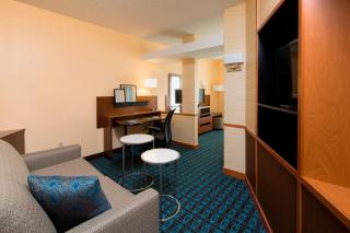 Fairfield Inn & Suites by Marriott Newark Liberty International Airport - 3