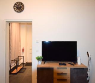 Cozy Apartments in Central Location with Free Parking on Availability - 4