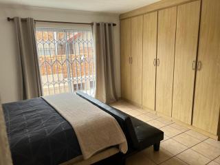 Secure house in complex near OR Thambo airport - 5