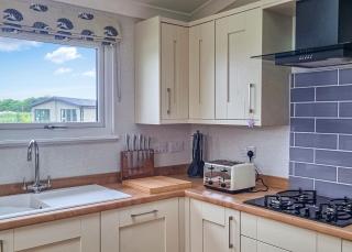 Lakeside Luxury Lodges - 6