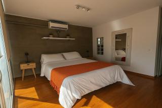 Modern apartment steps from Parque Arauco mall - 1