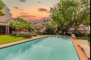 Peaceful Sandton Townhouse in Gated Community - 9