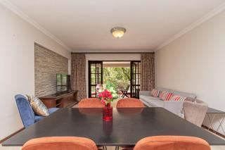 Peaceful Sandton Townhouse in Gated Community - 5