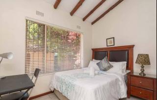 Birdsong in Sandton and Charming Townhouse Retreat - 6