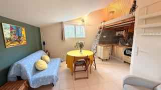 Provençal Getaway Pool Studio Hiking - 0