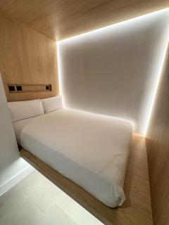 77 Park Lane Cocoons - 0