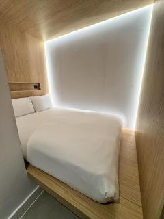 77 Park Lane Cocoons - 3