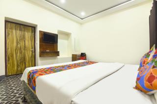 Hotel Rocking Yash Stays - 7