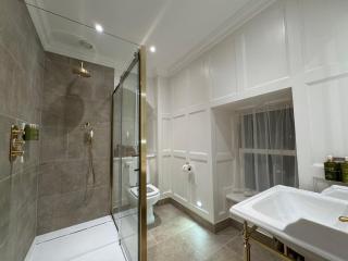 Cashel Regency Townhouse - 4