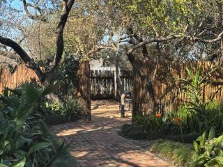 Tshikwalo Guest House - 1