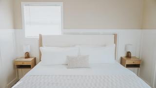 Modern 4BR Retreat - Sauna, Arcade & Fire Pit - Minneapolis - 7