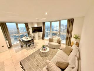 22nd Floor Luxury City Centre Apartment - 9