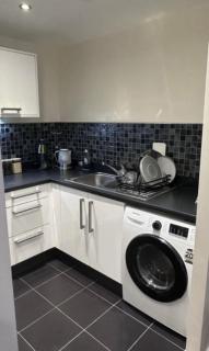 Room in Stylish City Apartment - 4