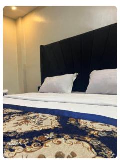 Javelin Palace Hotel - 4