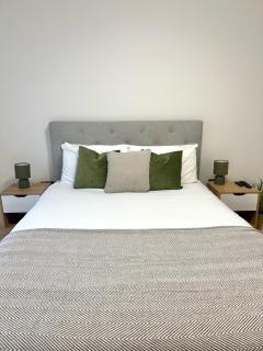 22nd Floor Luxury City Centre Apartment - 3