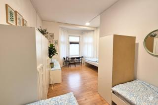 L21-Apartment Flensburg, 5 Zimmer, 14 Betten, Standardisierte Ausstattung, ideal für Reisende, Pendler, Familien - 3