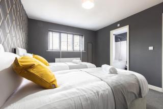 Large Contractor House - Fits 10 - Near City Centre - 8