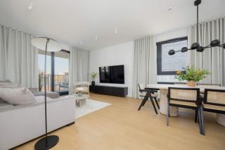 Luxury Apartment with AC in Warsaw by Renters Prestige - 3