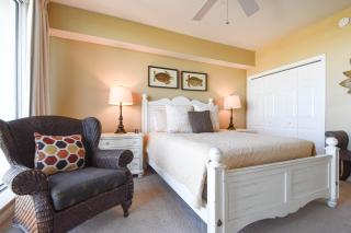 Silver Beach Towers E604 - 1