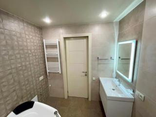 DOWNTOWN Yerevan Modern Luxury Residence with 2 Beds & 2 Baths Near Republic Square - 9