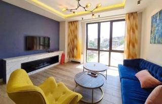 DOWNTOWN Yerevan Modern Luxury Residence with 2 Beds & 2 Baths Near Republic Square - Ereván - 0