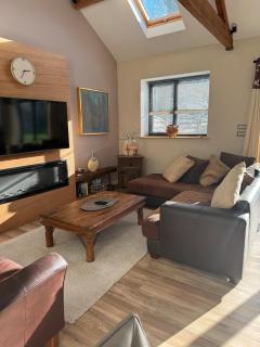 Trendy Barn Conversion Families & Groups Sleeps 8 Fibre WiFi - 4