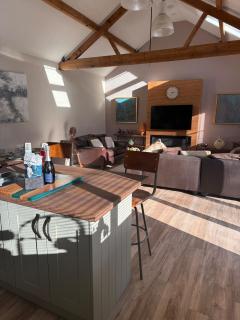 Trendy Barn Conversion Families & Groups Sleeps 8 Fibre WiFi - 3
